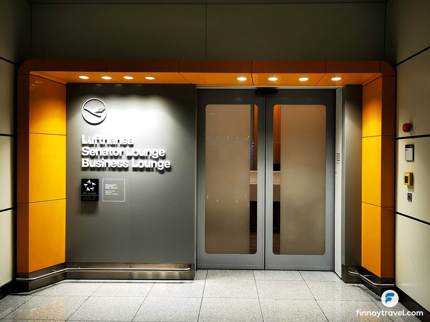 entrance of Lufthansa Senator Lounge Munich Gate K11